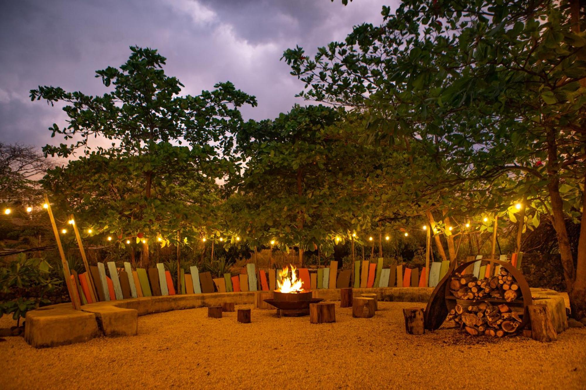Latica Lodge Playa Negra ภายนอก รูปภาพ